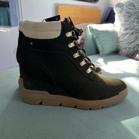 Dr. Scholl’s Wedge Winter Boots (size : 7.5) {forest green} - Picture 5 of 8